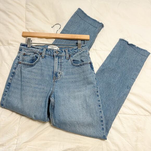 Abercrombie & Fitch 90s Mid Rise Straight Jeans Light Wash Size 26 Regular - Picture 2 of 11